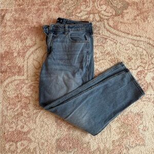 HOLLISTER size 15 Ultra-High Rise Mom Jean
